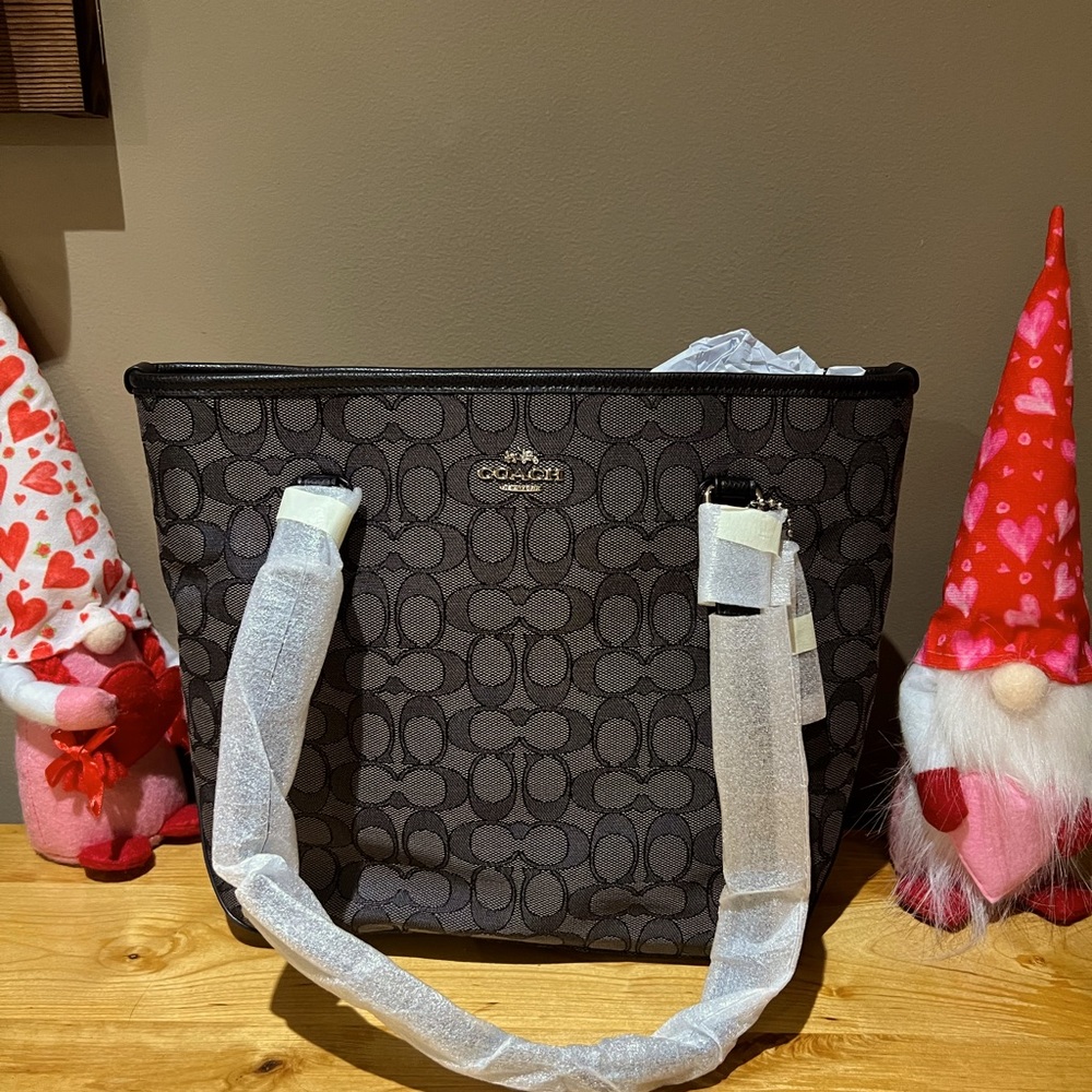 NWT Coach tote bag